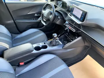Peugeot 2008 1.2 PT B.L. Allure EAT 8