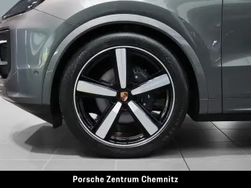 Porsche Cayenne Black Edition