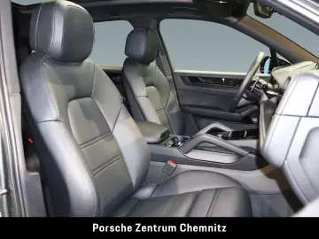 Porsche Cayenne Black Edition