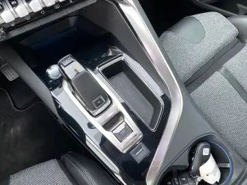 Peugeot 3008 – 1.2 Allure Automat Panoramic