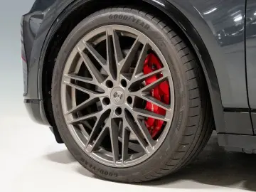PORSCHE Macan Turbo Sport Chrono InnoDrive Massagesitze