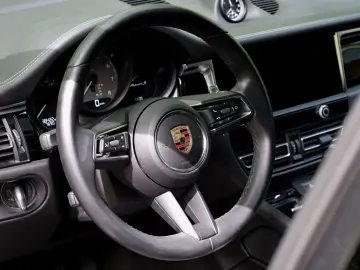 PORSCHE Macan S Luftfed. Pano AHK 18-Wege BOSE CAM ACC