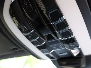 PORSCHE Macan S Luftfed. Pano AHK 18-Wege BOSE CAM ACC