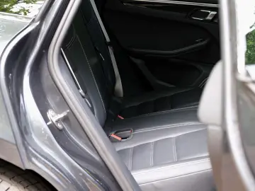 PORSCHE Macan S Luftfed. Pano AHK 18-Wege BOSE CAM ACC