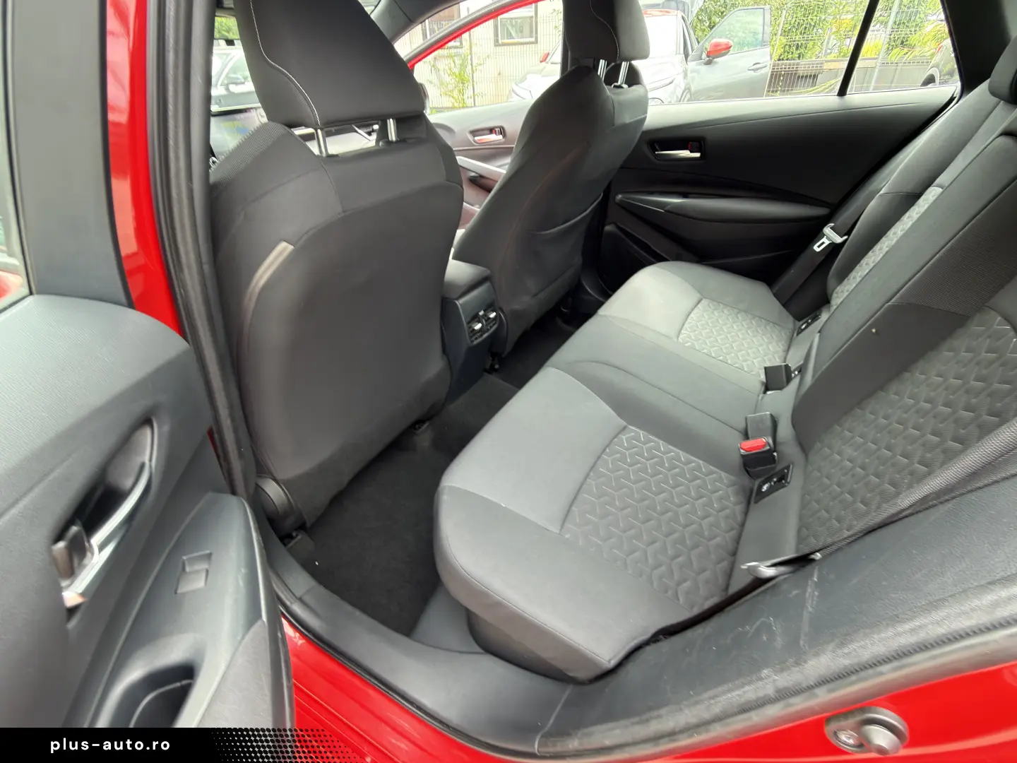 Toyota Corolla 1.8 HSD Business