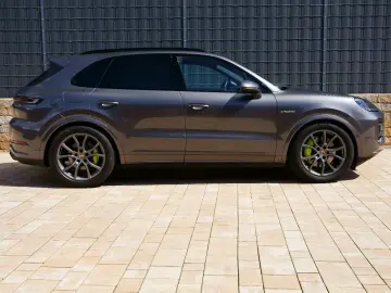 PORSCHE Cayenne E-Hybrid SportDesign P-Display
