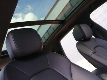 PORSCHE Cayenne E-Hybrid SportDesign P-Display