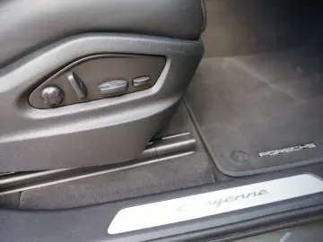 PORSCHE Cayenne E-Hybrid SportDesign P-Display