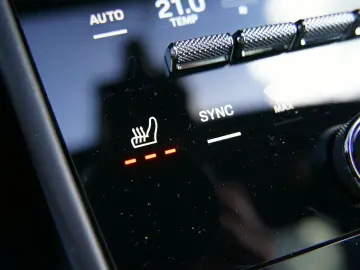 PORSCHE Cayenne E-Hybrid SportDesign P-Display