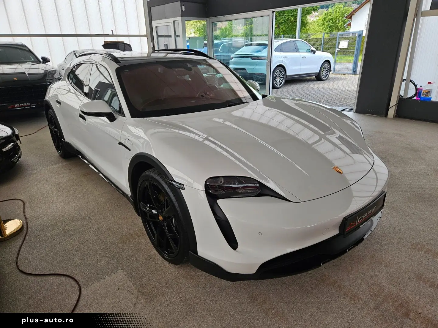 PORSCHE Taycan 4 CrossTurismo InnoDr 21  BeifDisp Matrix