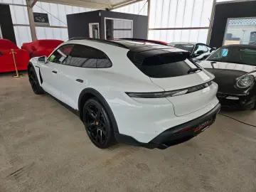PORSCHE Taycan 4 CrossTurismo InnoDr 21  BeifDisp Matrix