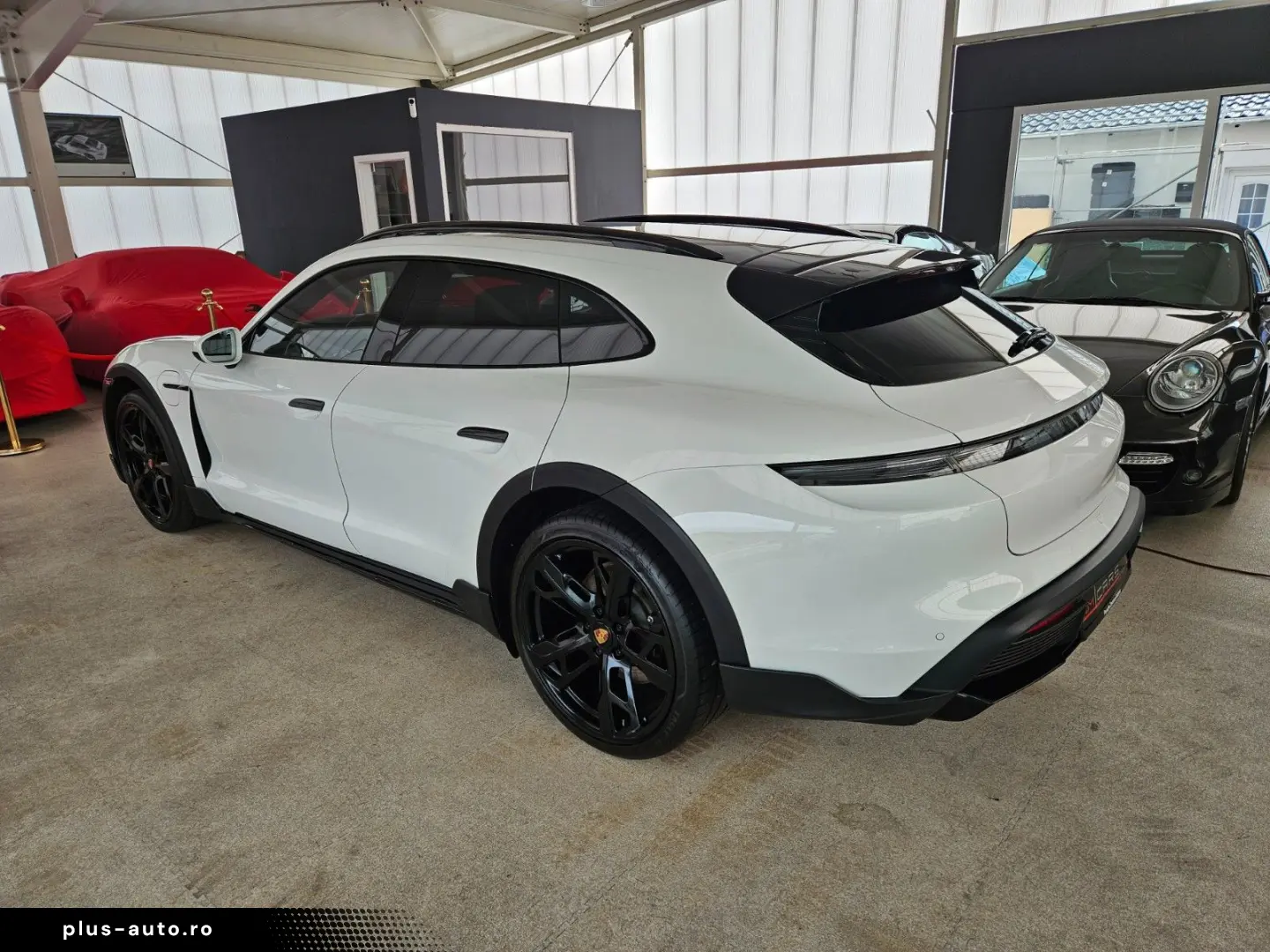 PORSCHE Taycan 4 CrossTurismo InnoDr 21  BeifDisp Matrix