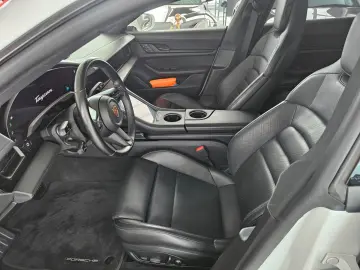 PORSCHE Taycan 4 CrossTurismo InnoDr 21  BeifDisp Matrix