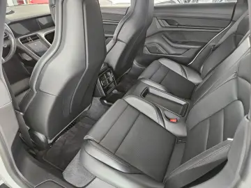 PORSCHE Taycan 4 CrossTurismo InnoDr 21  BeifDisp Matrix