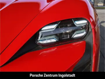 PORSCHE Taycan GTS Panorama Beifahrerdisplay Wärmepumpe