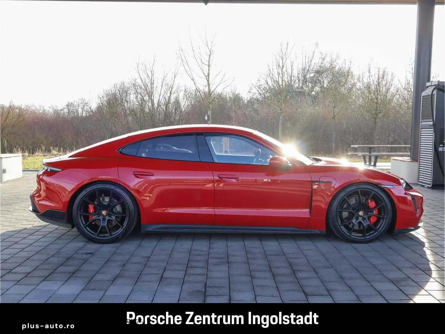 PORSCHE Taycan GTS Panorama Beifahrerdisplay Wärmepumpe