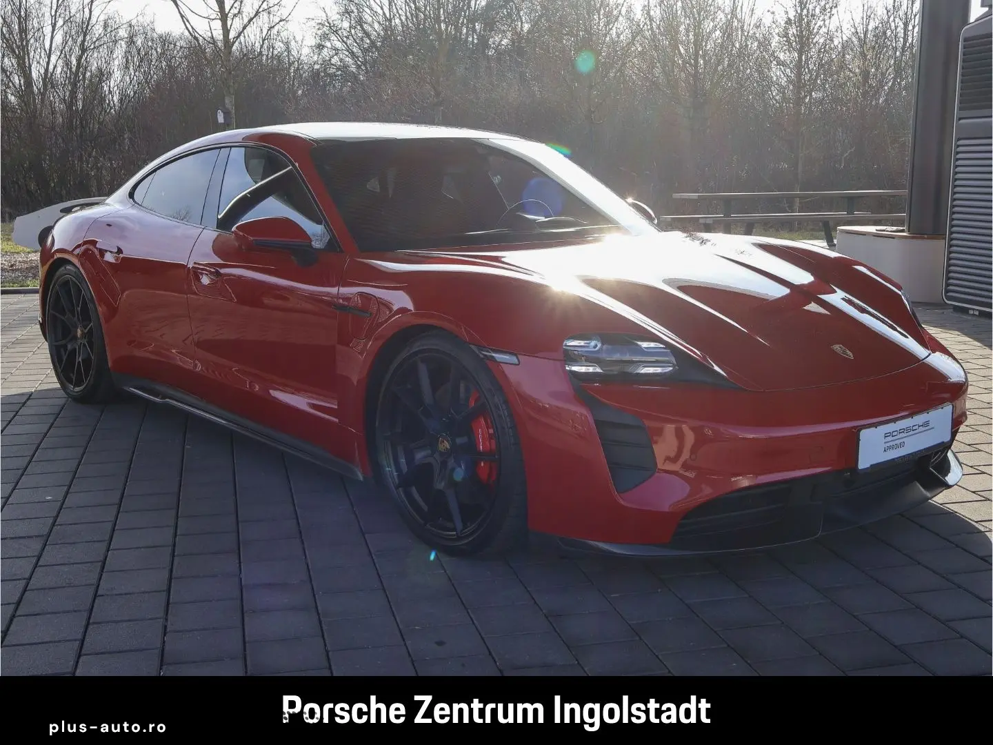 PORSCHE Taycan GTS Panorama Beifahrerdisplay Wärmepumpe