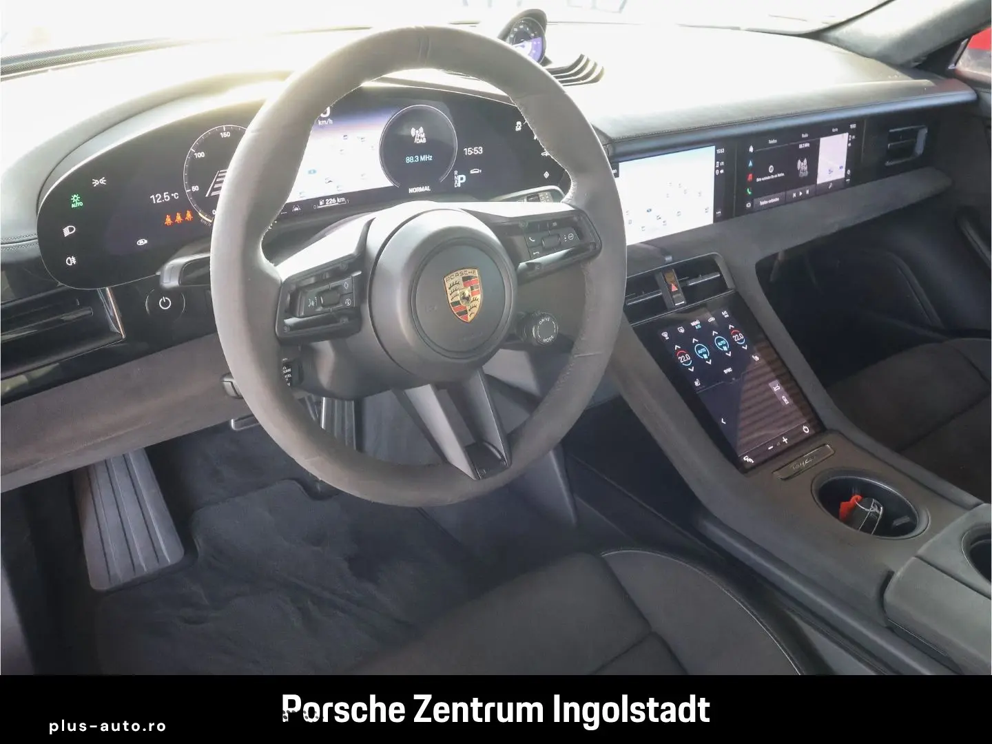 PORSCHE Taycan GTS Panorama Beifahrerdisplay Wärmepumpe