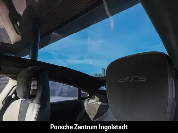 PORSCHE Taycan GTS Panorama Beifahrerdisplay Wärmepumpe