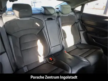 PORSCHE Taycan GTS Panorama Beifahrerdisplay Wärmepumpe