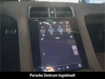 PORSCHE Taycan GTS Panorama Beifahrerdisplay Wärmepumpe