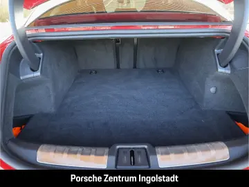 PORSCHE Taycan GTS Panorama Beifahrerdisplay Wärmepumpe