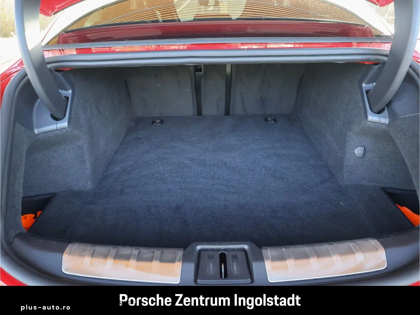 PORSCHE Taycan GTS Panorama Beifahrerdisplay Wärmepumpe