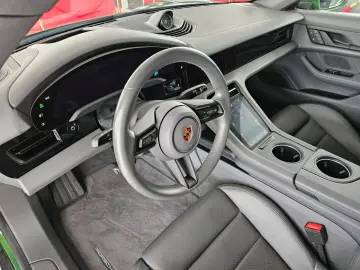 PORSCHE Taycan 4 CrossTurismo InnoD 360  Pano Headup 18W