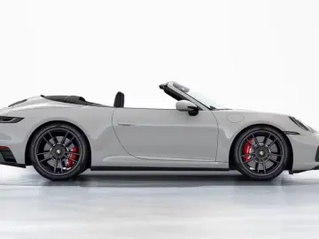 PORSCHE 911 Carrera GTS