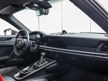 PORSCHE 992 GT3 Touring Lift Carbon Seats Matrix Bose
