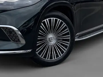 MERCEDES-BENZ EQS 680 SUV Maybach First-Class