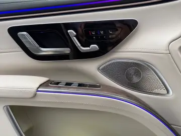 MERCEDES-BENZ EQS 680 SUV Maybach First-Class
