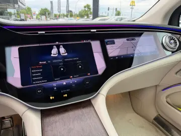 MERCEDES-BENZ EQS 680 SUV Maybach First-Class