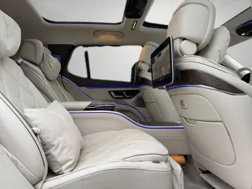 MERCEDES-BENZ EQS 680 SUV Maybach First-Class