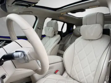 MERCEDES-BENZ EQS 680 SUV Maybach First-Class