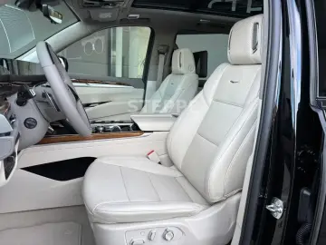 Cadillac Escalade FACELIFT MY26 6.2 V8 ESV Sport Platin