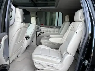 Cadillac Escalade FACELIFT MY26 6.2 V8 ESV Sport Platin