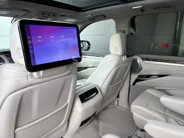 Cadillac Escalade FACELIFT MY26 6.2 V8 ESV Sport Platin