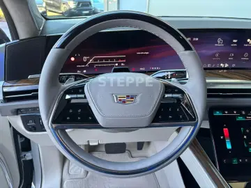 Cadillac Escalade FACELIFT MY26 6.2 V8 Sport Platinum 2