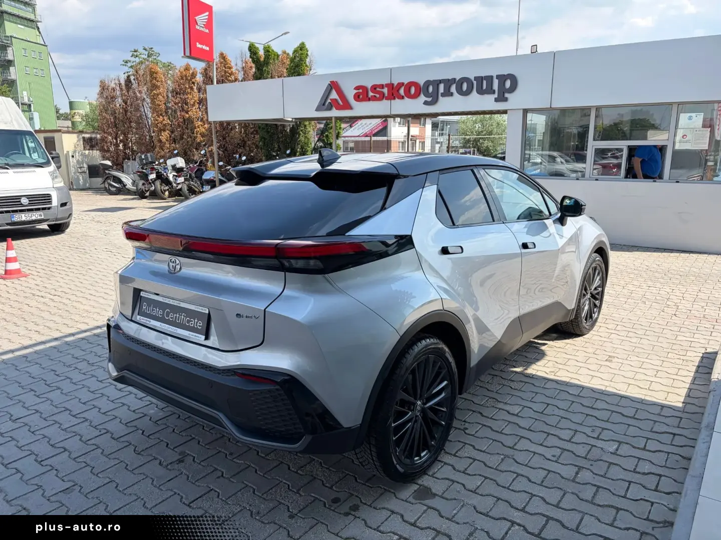 TOYOTA C-HR  Executive 1.8 HEV   Car No. 152