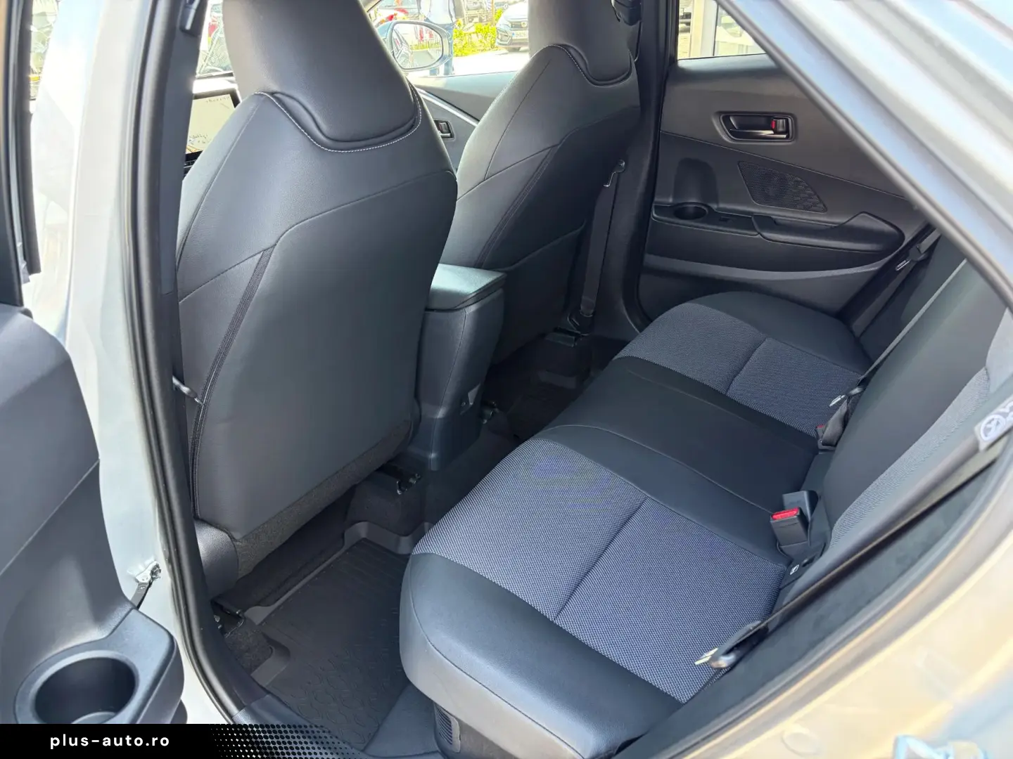 TOYOTA C-HR  Executive 1.8 HEV   Car No. 152