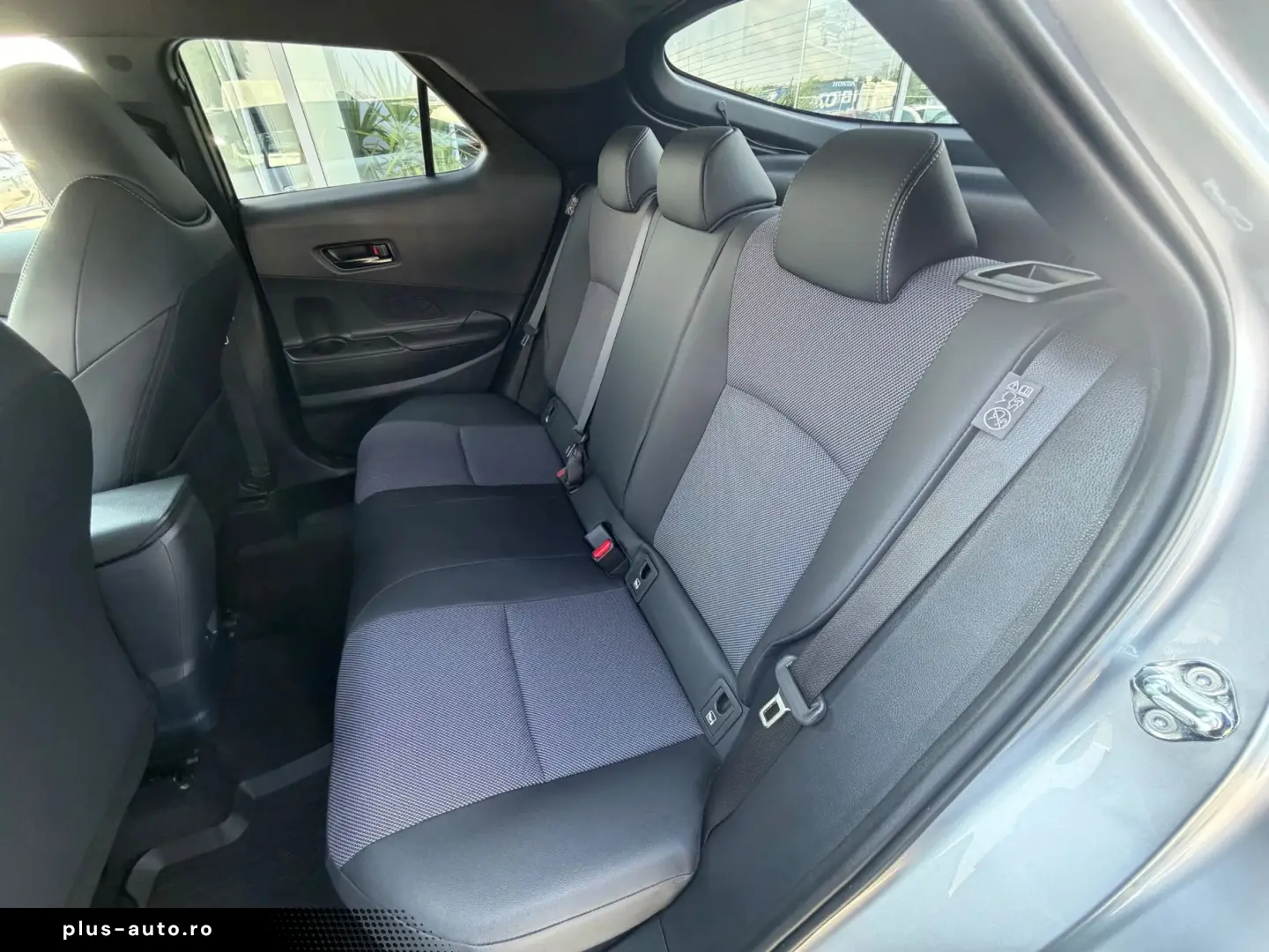 TOYOTA C-HR  Executive 1.8 HEV   Car No. 152