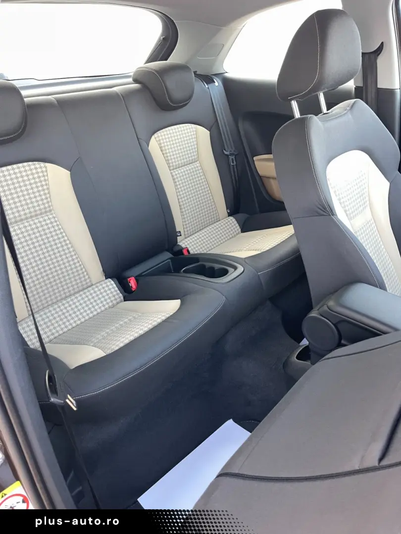 Audi A1 1.2TFSI  86CP  Euro5  BI-Xenon  Comenzi volan  PDC