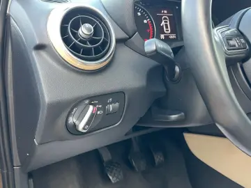 Audi A1 1.2TFSI  86CP  Euro5  BI-Xenon  Comenzi volan  PDC