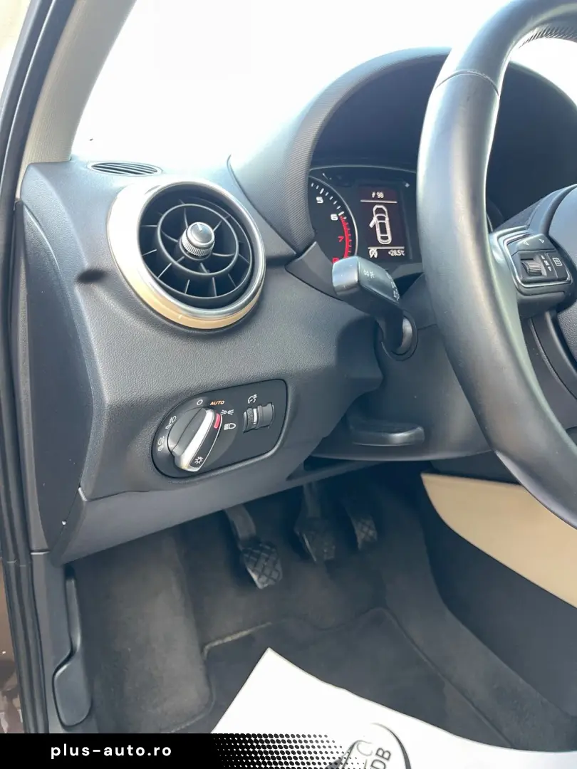 Audi A1 1.2TFSI  86CP  Euro5  BI-Xenon  Comenzi volan  PDC