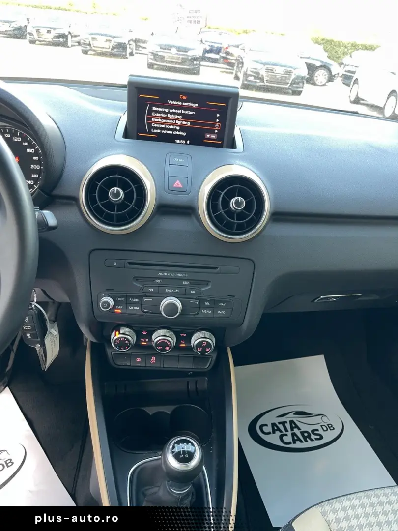 Audi A1 1.2TFSI  86CP  Euro5  BI-Xenon  Comenzi volan  PDC