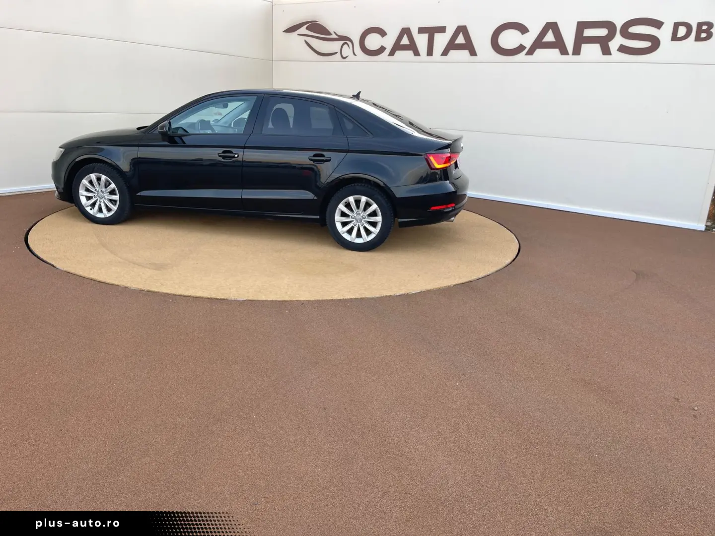 Audi A3  1.6TDI  110CP  S-Tronic  FULL LED  Navi  Distronic