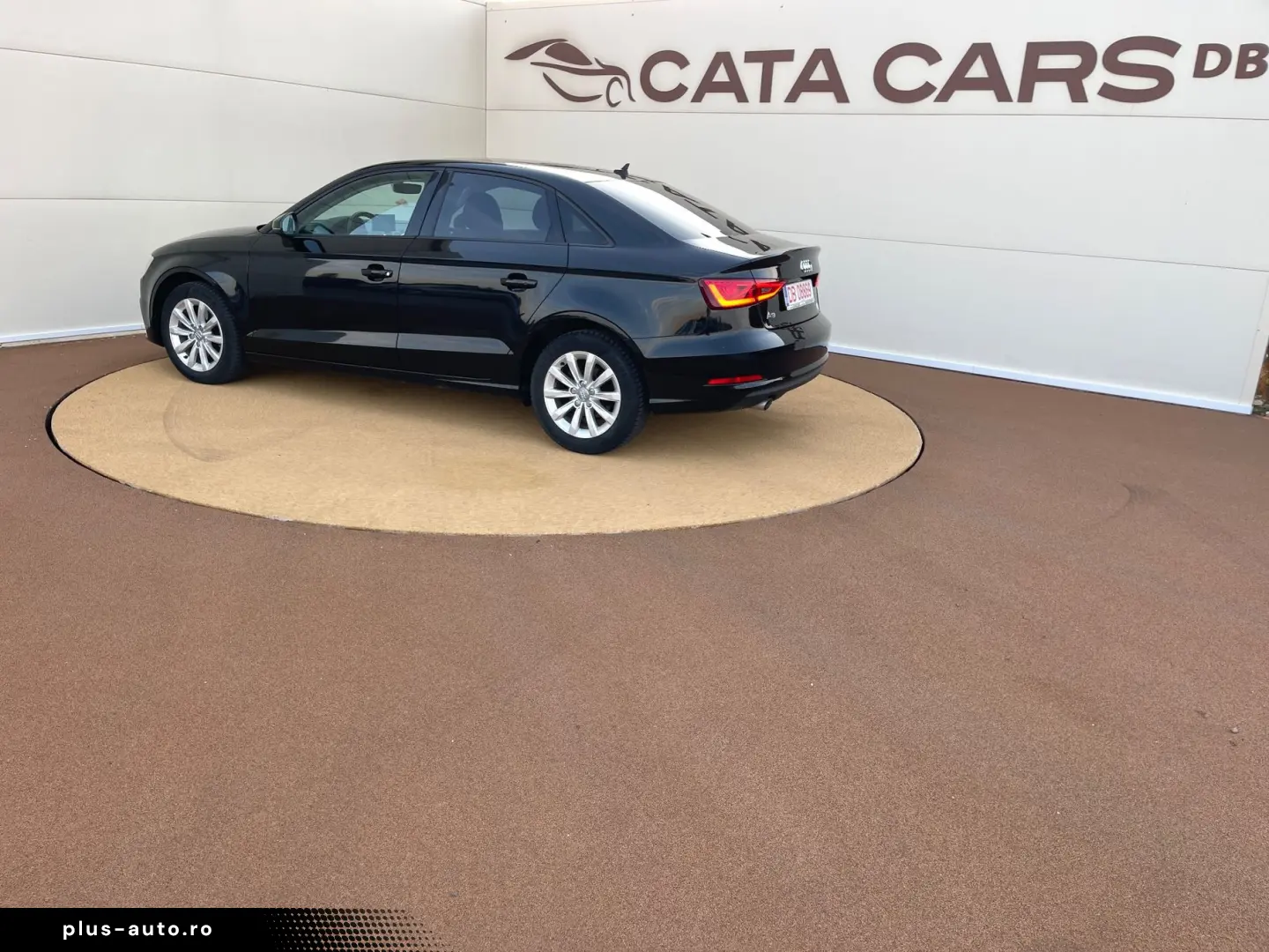 Audi A3  1.6TDI  110CP  S-Tronic  FULL LED  Navi  Distronic