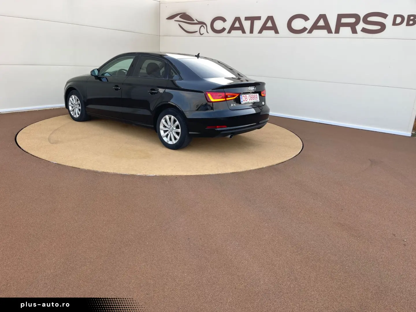 Audi A3  1.6TDI  110CP  S-Tronic  FULL LED  Navi  Distronic