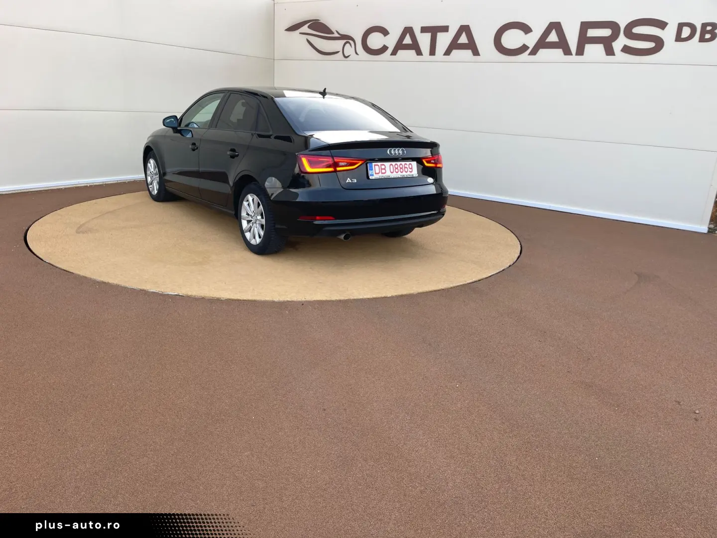 Audi A3  1.6TDI  110CP  S-Tronic  FULL LED  Navi  Distronic